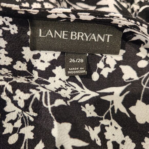 Lane Bryant Black White Floral Button Up Blouse Size 26/28 Bloomcore Feminine - Picture 7 of 13
